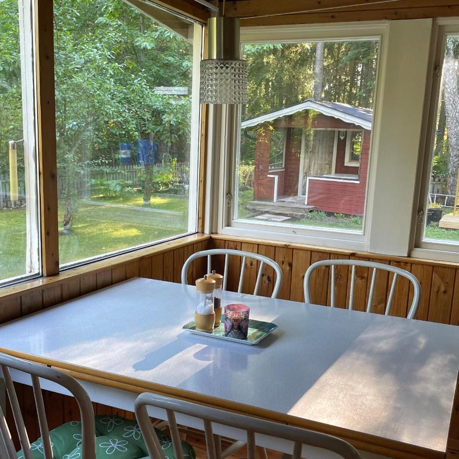 Sjoenaera Stuga Norrtälje Buitenkant foto